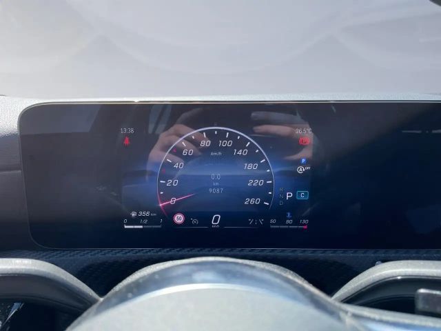 Mercedes-Benz A 180 A 180 d