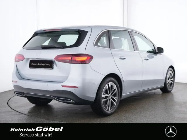 Mercedes-Benz B 200 Progressive Sedan