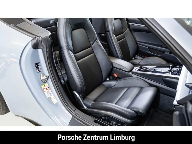 Porsche 992 Cabrio Carrera