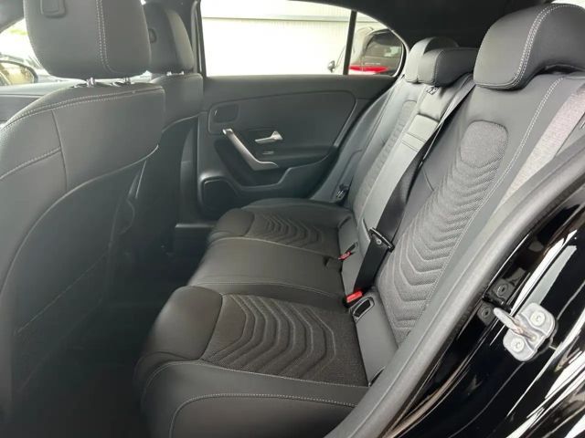 Mercedes-Benz A 180 Hatchback Progressive