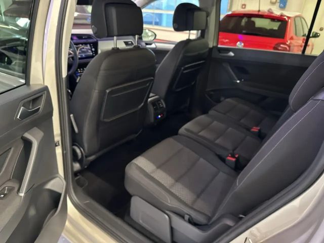 Volkswagen Touran 1.5 TSI DSG