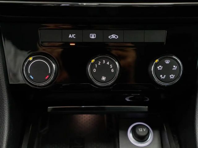 Skoda Superb 1.5 TSI Active Combi