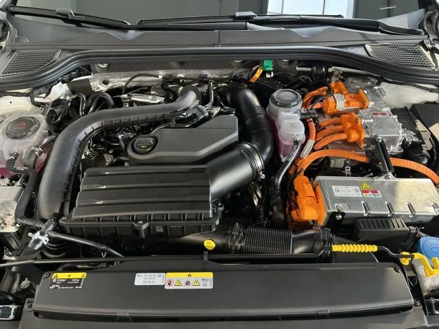 Volkswagen Golf DSG GTE eHybrid