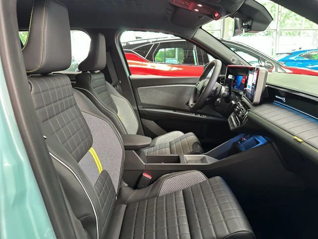 Renault 4 Comfort E-Tech Iconic