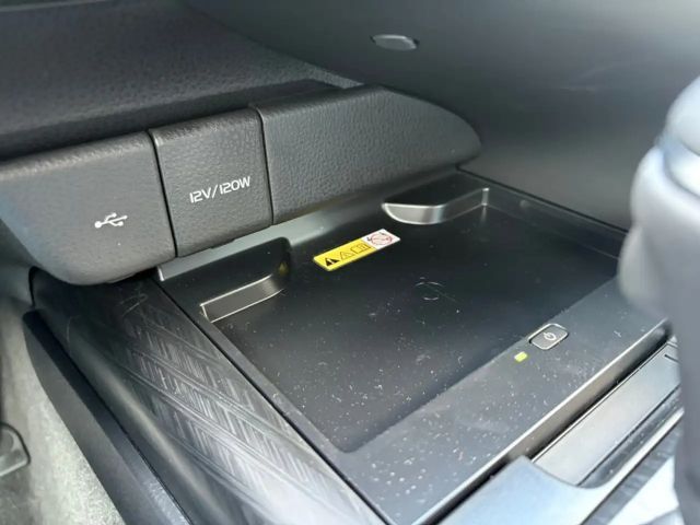 Toyota Camry Hybride Lounge