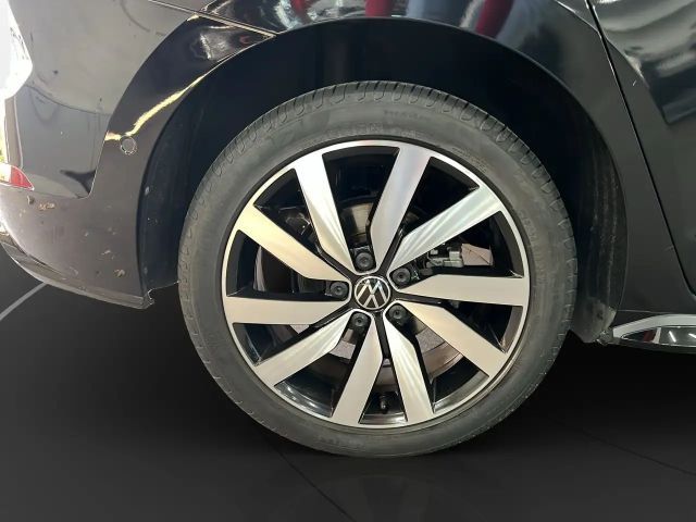 Volkswagen Touran 1.5 TSI R-Line