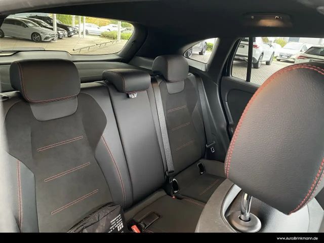 Mercedes-Benz GLA 200 AMG Line