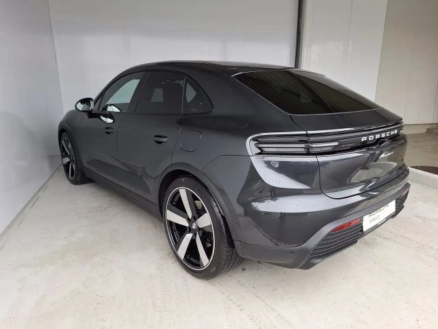 Porsche Macan 4