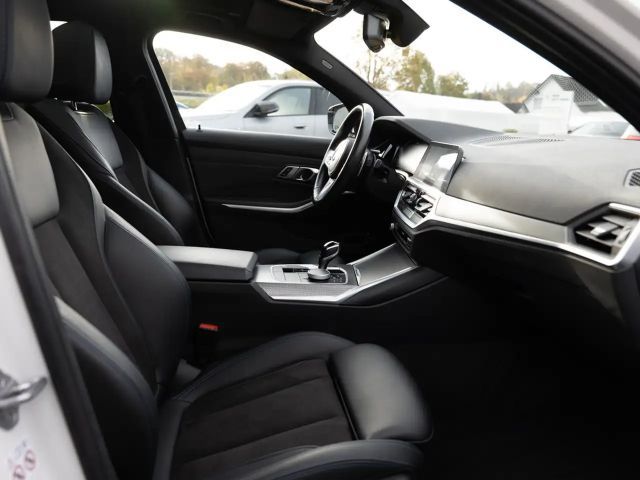 BMW 330 330e M-Sport Touring xDrive