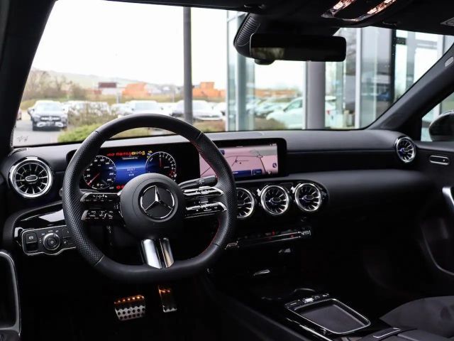 Mercedes-Benz A 250 A 250 e AMG Line