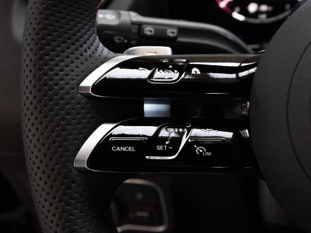 Mercedes-Benz GLA 180 AMG Line