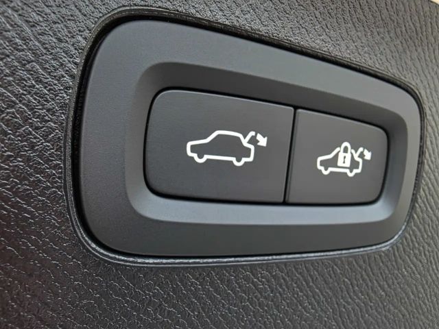 Volvo XC90 Dark Ultra