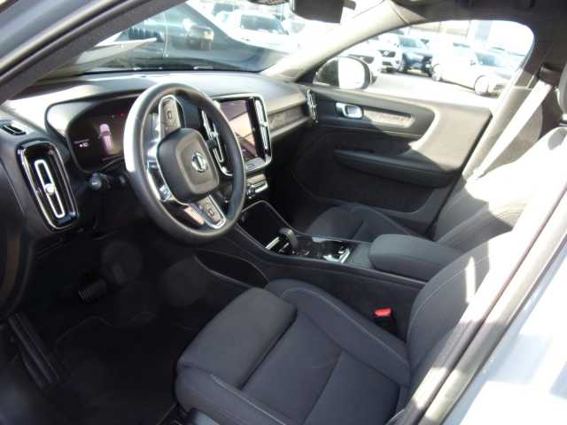 Volvo XC40 Core Recharge