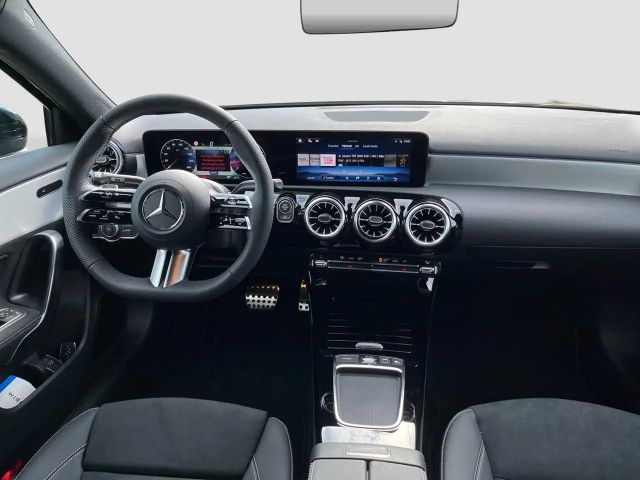 Mercedes-Benz A 180 AMG Line Hatchback