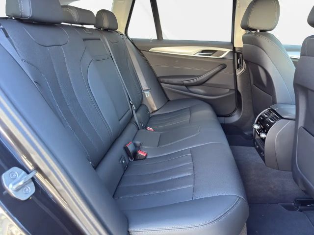 BMW 520 *** ALLRAD *** STANDHEIZUNG *** NP 74.500 *** -49%