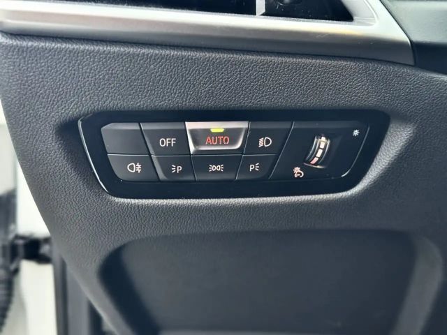 BMW 318 318i M-Sport Sedan