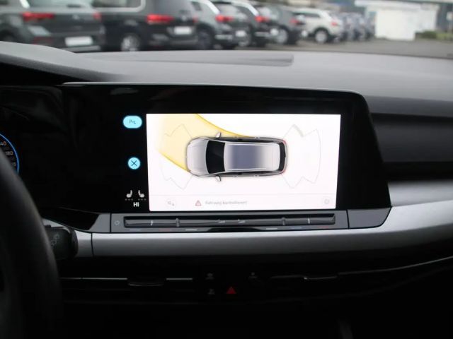 Volkswagen Golf Life Variant