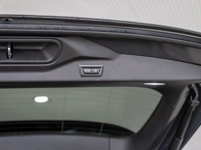 BMW X7 M 60i FACEL. PANO AHK HUD 360° LED STANDHZ