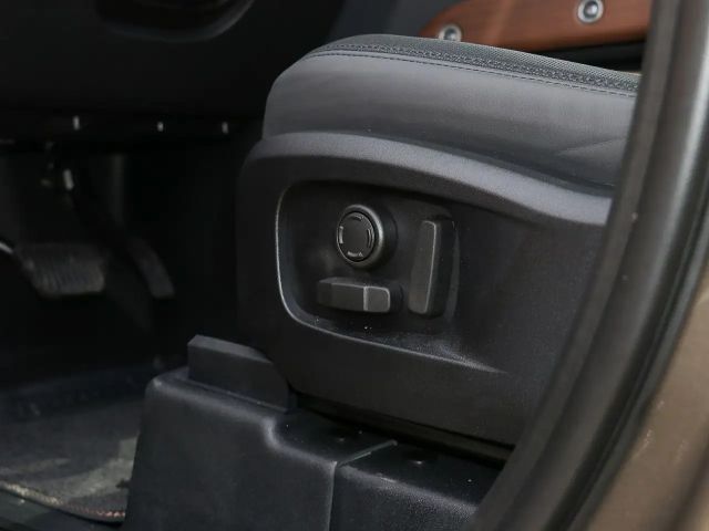 Land Rover Defender 110 D300 Dynamic HSE