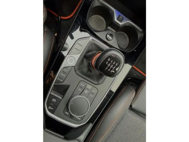 BMW 118 118i Sedan Sport Line