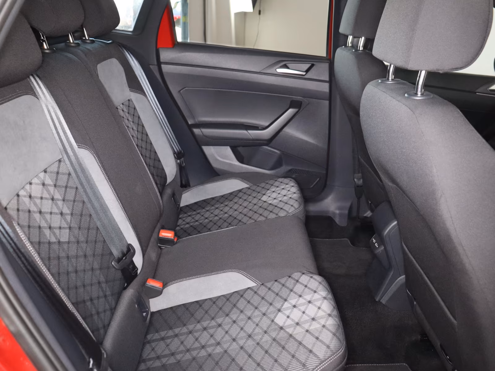 Volkswagen Taigo 1.0 TSI DSG R-Line