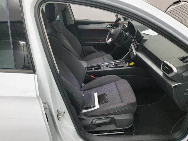 Seat Leon 1.5 eTSI FR-lijn Sportstourer