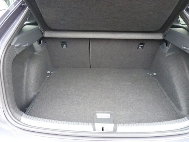 Volkswagen Taigo 1.5 TSI DSG R-Line