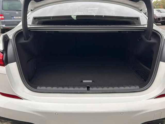 BMW 220 220d 220i M-Sport Sedan