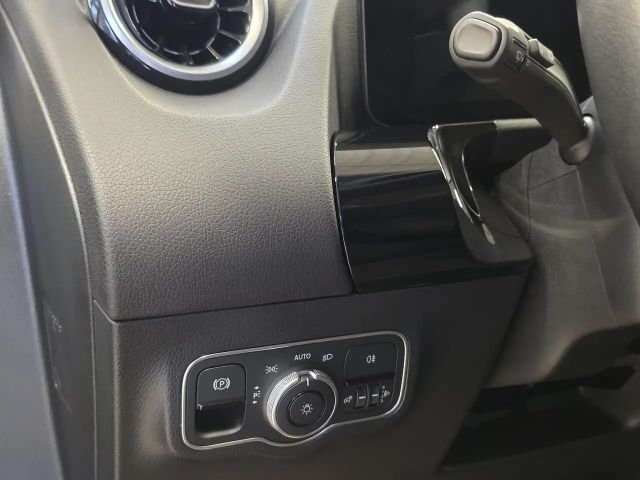 Mercedes-Benz B 180 Progressive