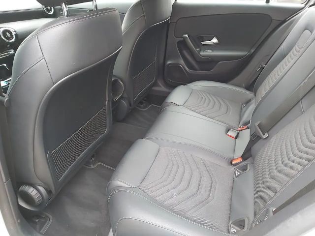 Mercedes-Benz A 180 A 180 d Style