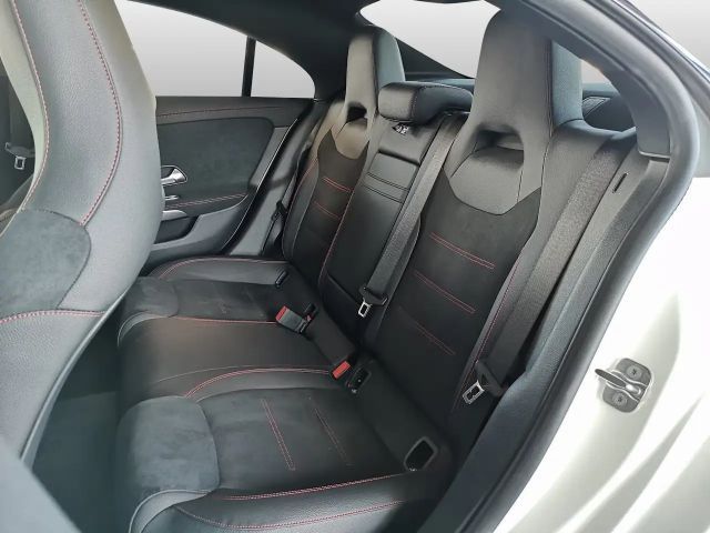 Mercedes-Benz CLA 180 AMG Line Coupé
