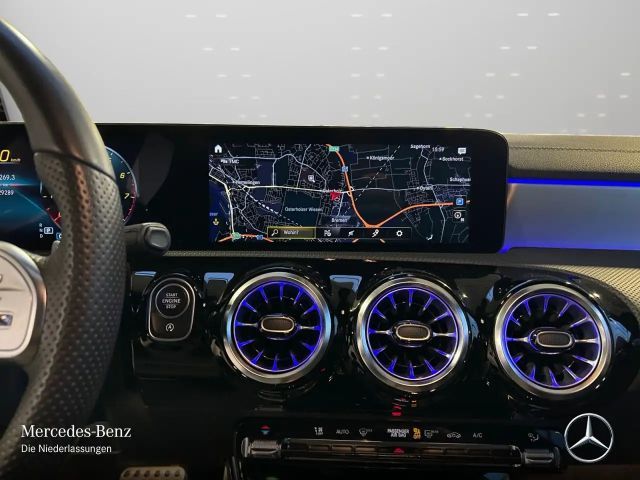 Mercedes-Benz A 180 AMG Line