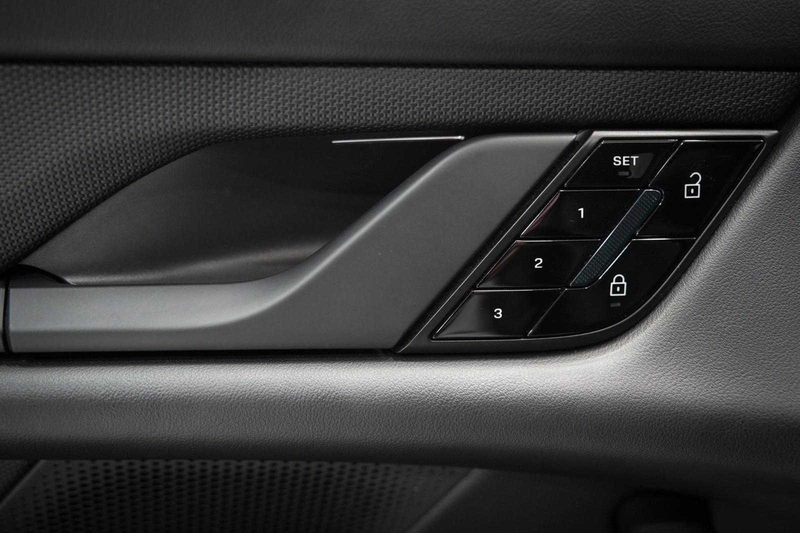 Porsche Taycan *SOUND-PACKAGE+*DAB+*360°*LED*LM"20"*