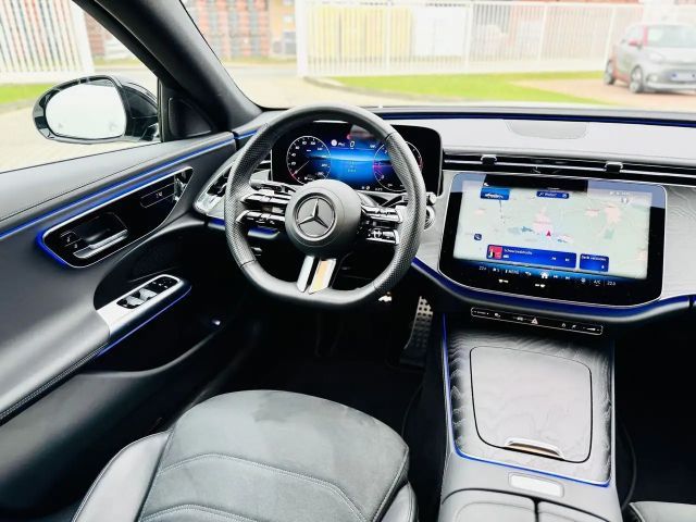 Mercedes-Benz E 220 AMG Line E 220 d Sedan