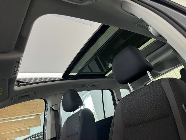 Volkswagen Touran 2,0 TDI *NAVI*ACC*PANO*Sitzheizung*PDC vo/hi*