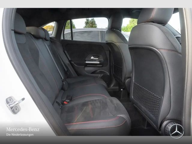 Mercedes-Benz GLA 180 AMG Line