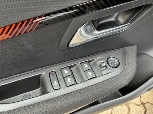 Peugeot 208 Active Pack EAT8 PureTech