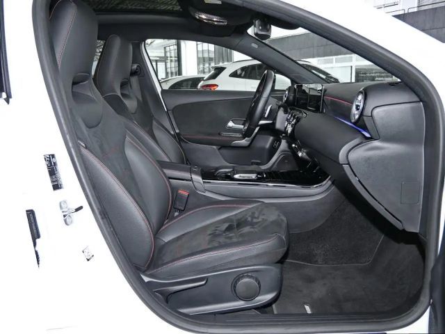 Mercedes-Benz A 250 A 250 e AMG Line