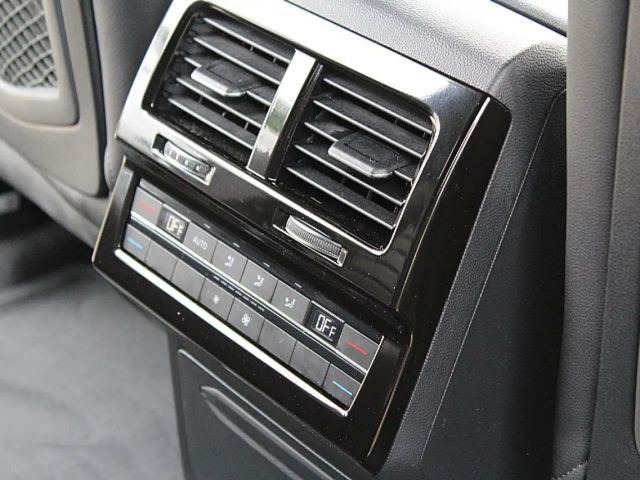 Volkswagen Touareg 4Motion R-Line