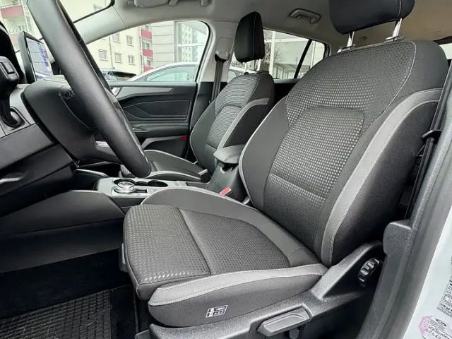 Ford Focus Cool & Connect