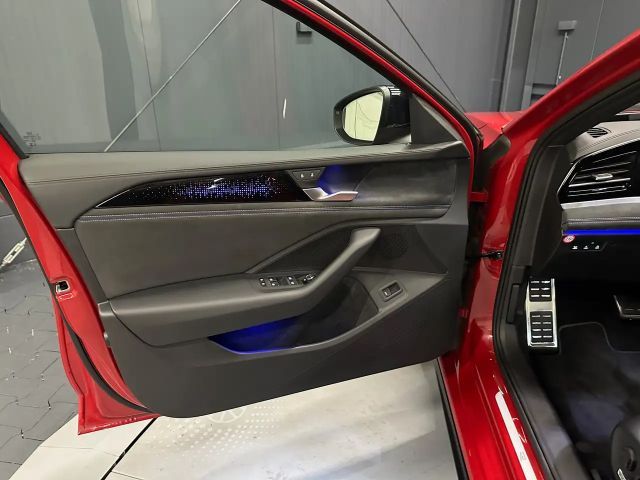 Volkswagen Passat R-Line Style Variant