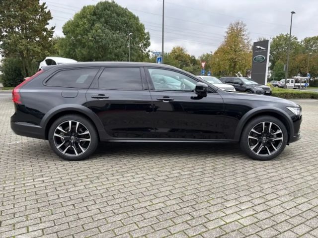 Volvo V90 Cross Country AWD Plus