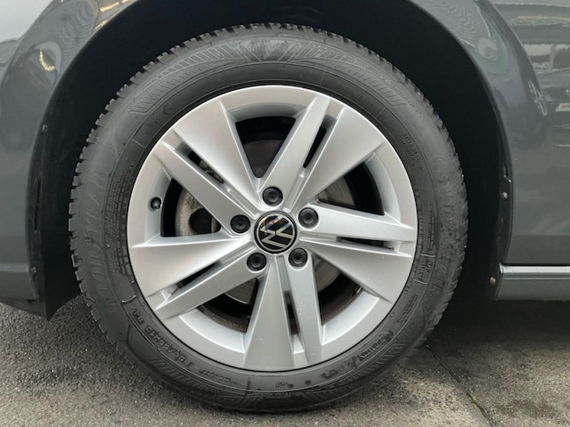 Volkswagen Golf 1.5 TSI Life Variant