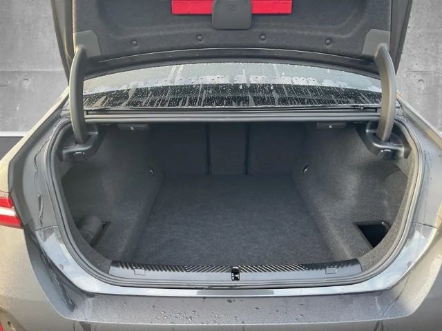 BMW 520 520d M-Sport Sedan