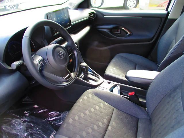 Toyota Yaris 1.5 Teamplayer ACC+LED+SHZ+Fernlichtass.