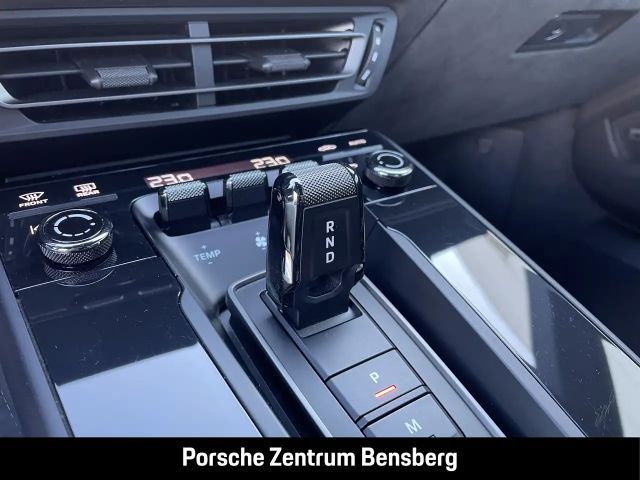 Porsche 992 Carrera Coupé GTS