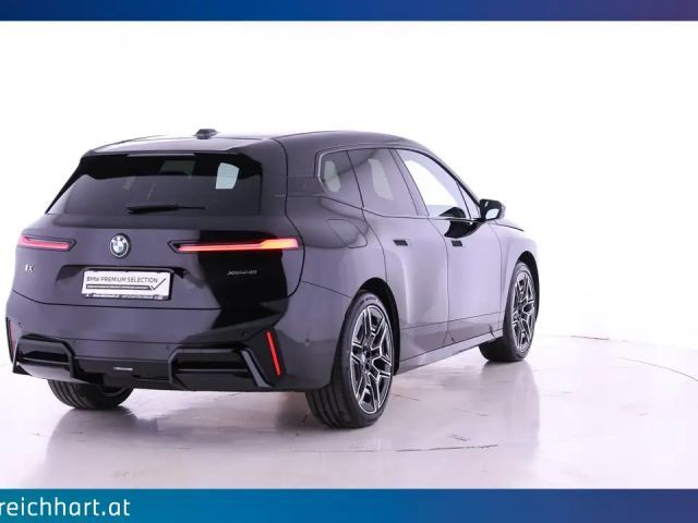 BMW iX xDrive45
