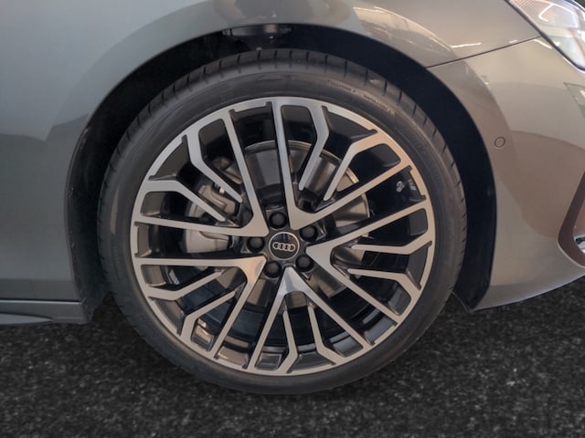 Audi A6 Avant Quattro S-Tronic