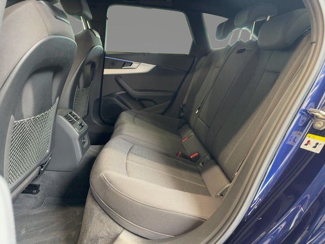 Audi A4 35 TFSI Avant S-Tronic