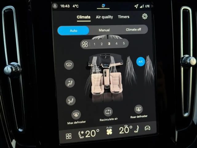 Volvo XC40 Dark Plus